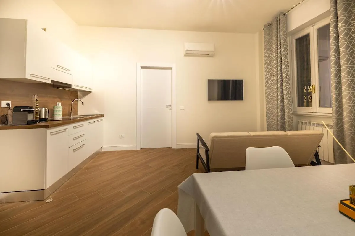 Modern Two-Room Apartment Near Station And Airport Florence Italy