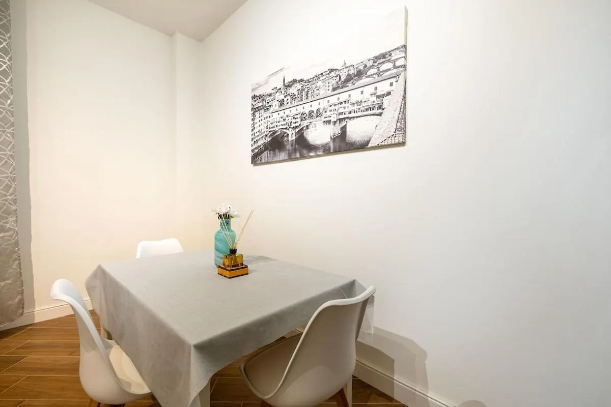 Modern Two-Room Apartment Near Station And Airport Florence