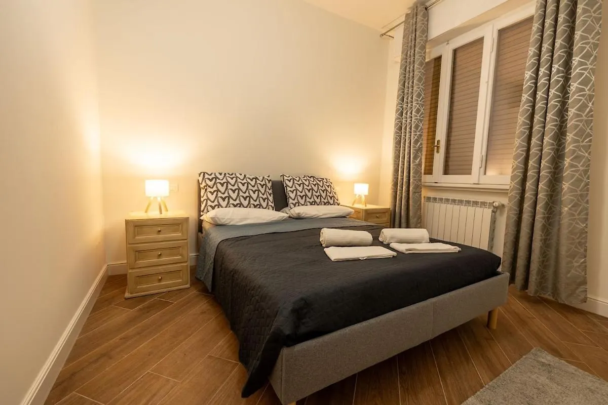 Modern Two-Room Apartment Near Station And Airport Florence Italy