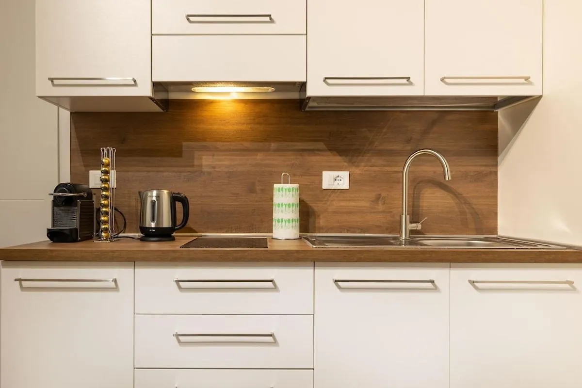 Modern Two-Room Apartment Near Station And Airport Florencja